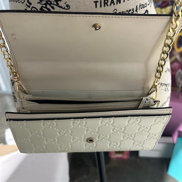 Gucci Cream Embossed Leather Bag - Picture 7 of 8